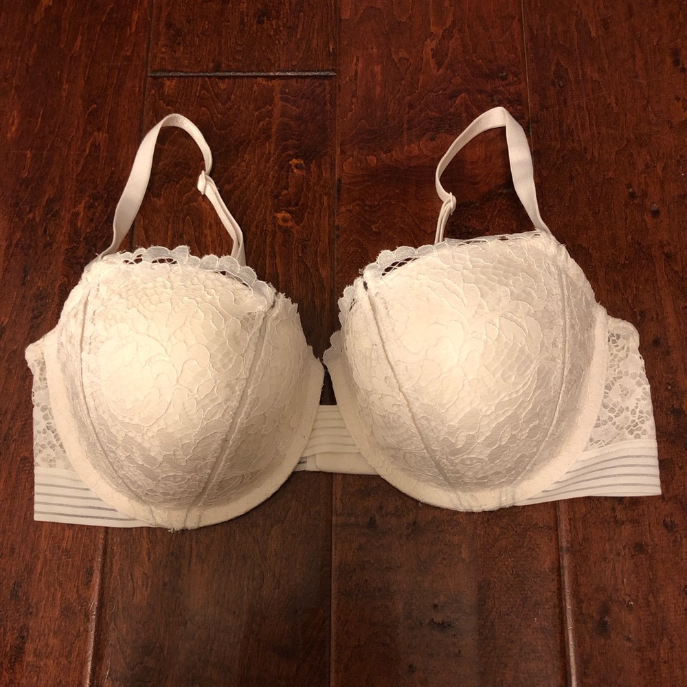 Victoria’s Secret Very Sexy Uplift Balconet 34DD